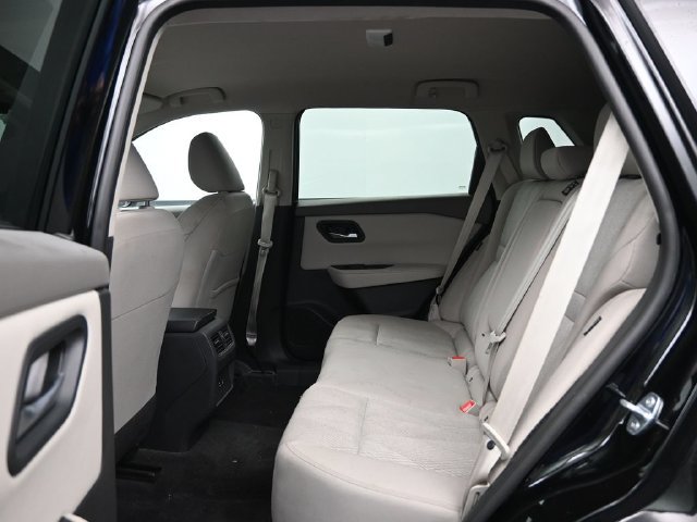 Used 2025 Nissan Rogue SV AWD/4WD image 27