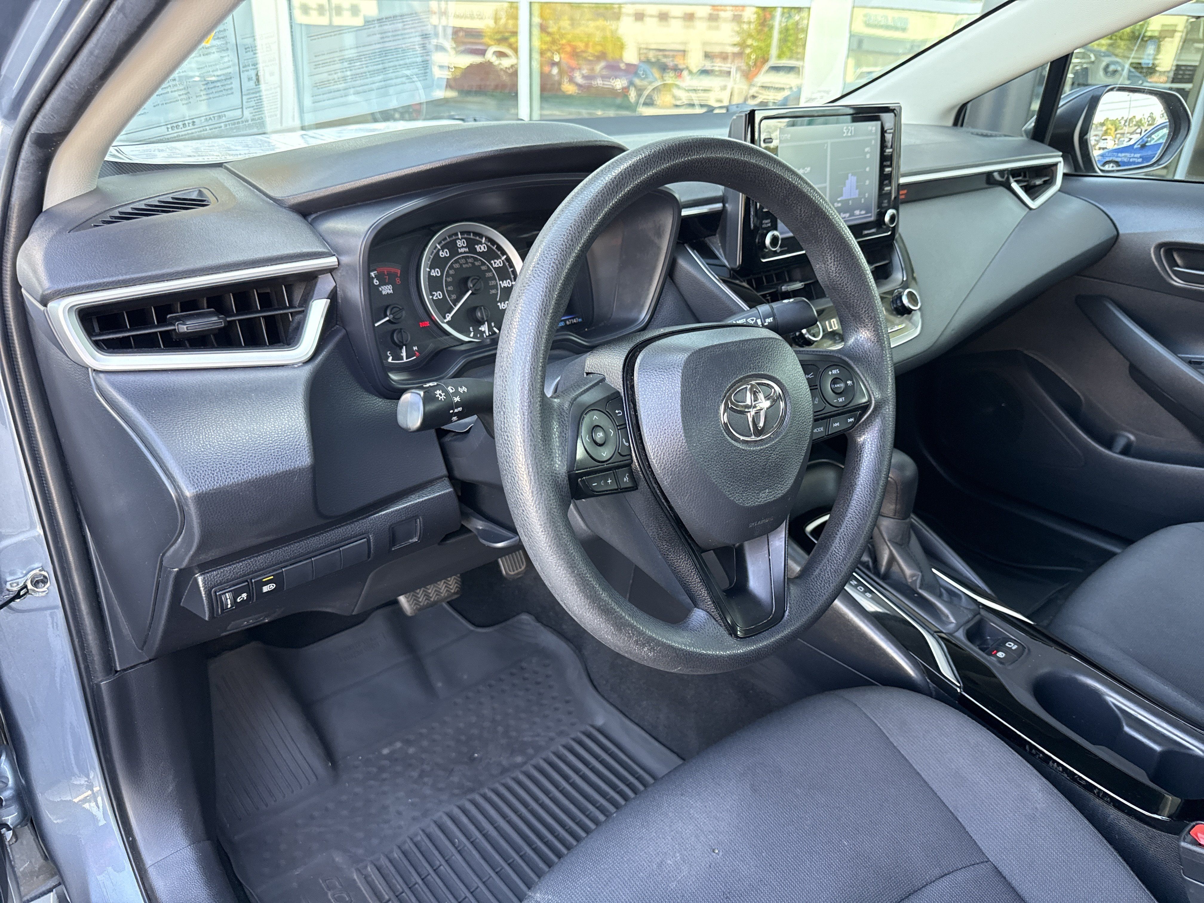 Used 2022 Toyota Corolla LE FWD image 17