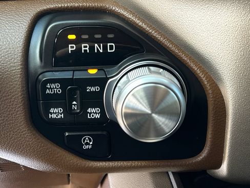 Used 2019 RAM 1500 Laramie AWD/4WD image 32