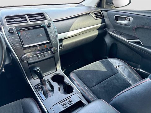 Used 2016 Toyota Camry XSE FWD image 21