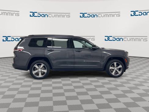 Used 2022 Jeep Grand Cherokee L Limited AWD/4WD image 9