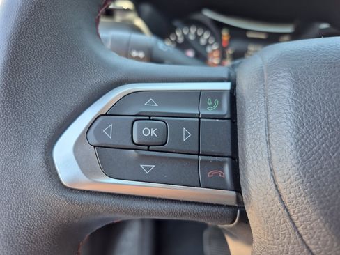 Used 2025 Jeep Compass Trailhawk AWD/4WD image 26