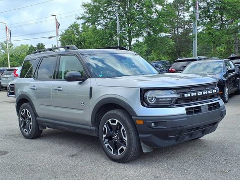 Used 2023 Ford Bronco Sport Outer Banks w/ Tech Package AWD/4WD image 3