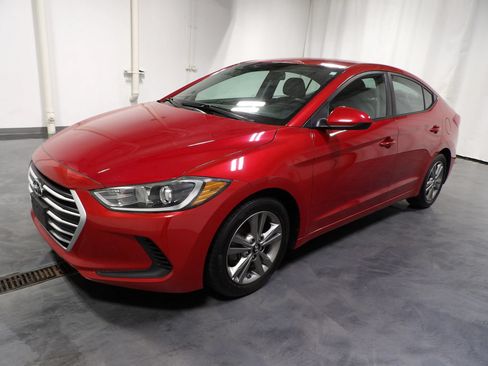 Used 2017 Hyundai Elantra SE FWD image 3