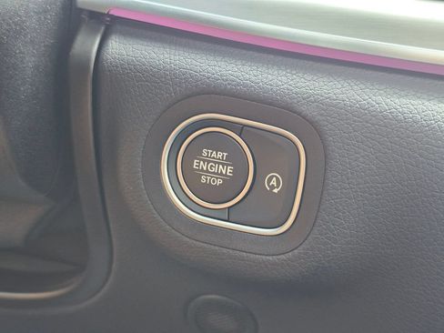 Used 2025 Mercedes-Benz GLS 450 4MATIC image 29