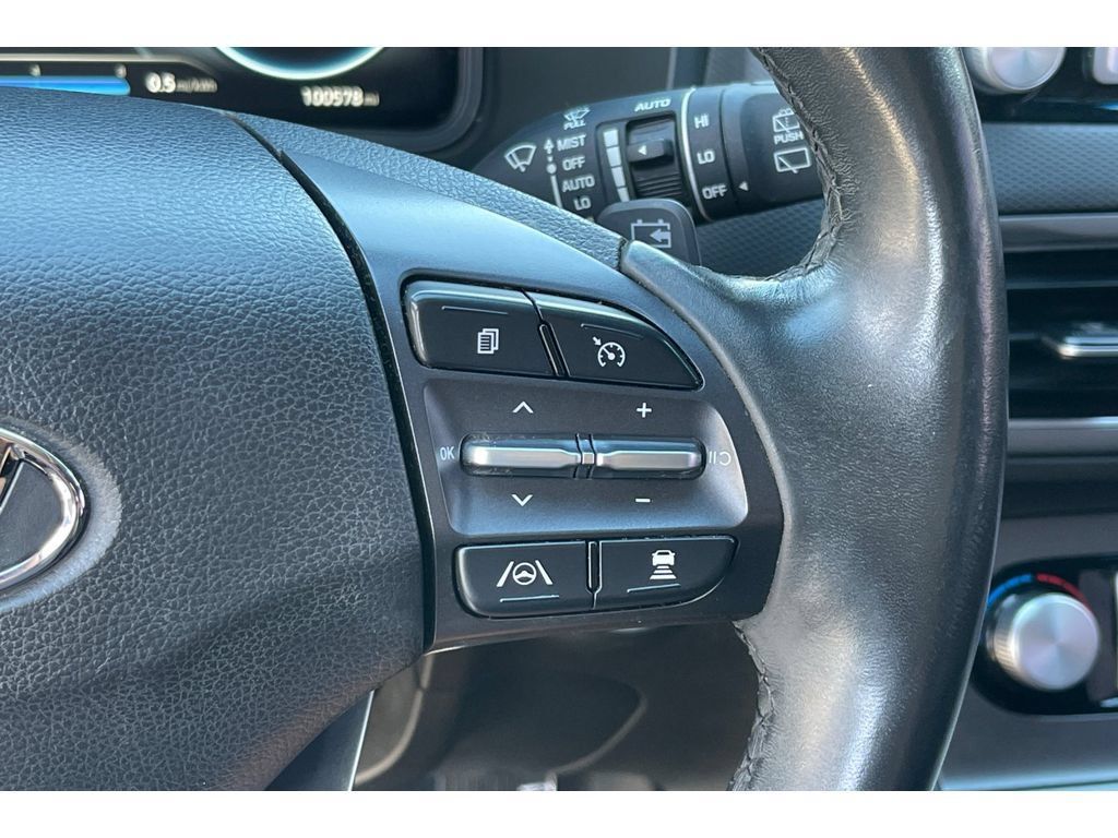 Used 2023 Hyundai Kona Limited FWD image 39