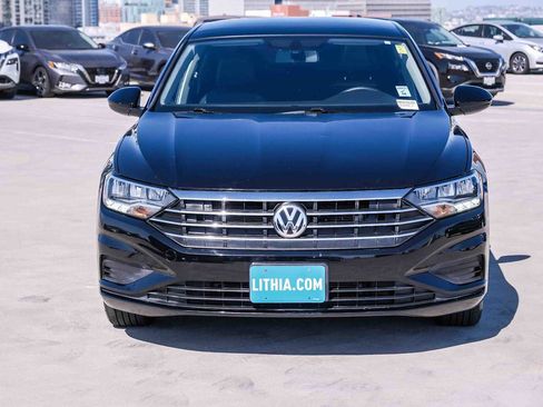 Used 2021 Volkswagen Jetta SE FWD image 2