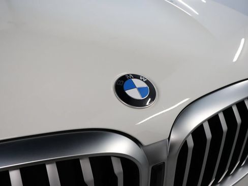 Used 2022 BMW X3 xDrive30i w/ Convenience Package AWD/4WD image 9