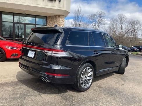 Used 2022 Lincoln Aviator Grand Touring AWD/4WD image 3