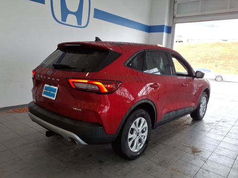 Used 2025 Ford Escape Active image 5