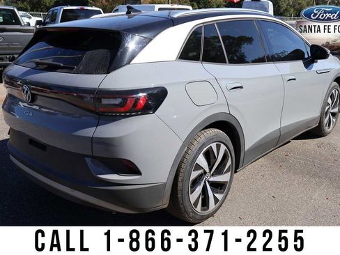 Used 2022 Volkswagen ID.4 Pro S w/ Gradient Package image 4