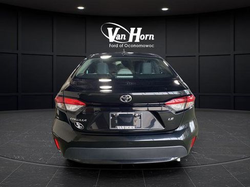 Used 2021 Toyota Corolla LE image 12