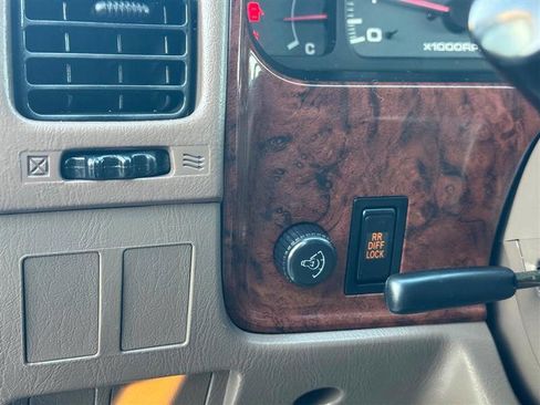 Used 2000 Toyota 4Runner Limited image 21