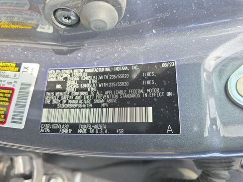 Used 2023 Toyota Highlander Platinum AWD/4WD image 26