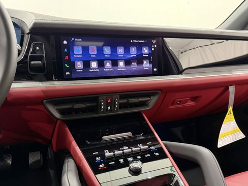 New 2026 Porsche Cayenne image 38