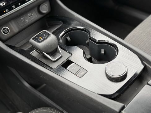 Used 2023 Nissan Rogue SV image 21