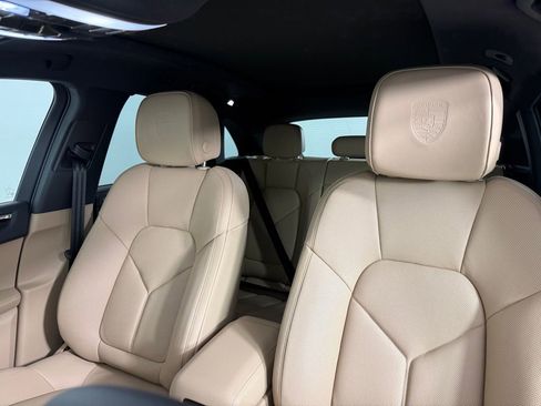 Certified 2026 Porsche Macan Base image 5