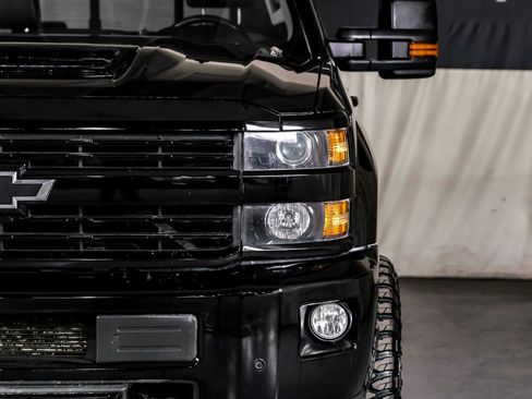 Used 2019 Chevrolet Silverado 2500 LTZ w/ Duramax Plus Package image 38