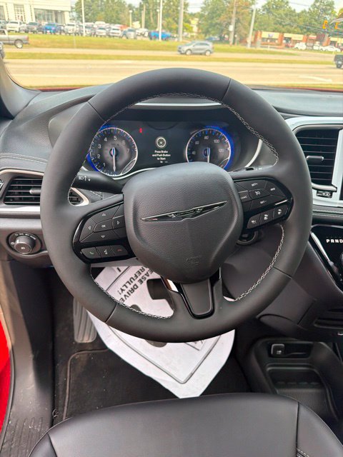 New 2026 Chrysler Pacifica Select FWD image 12