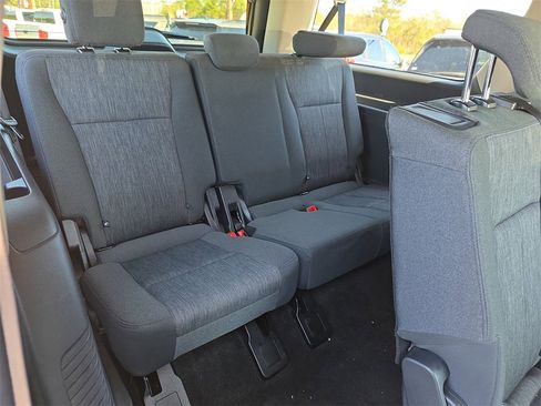 Certified 2023 Ford Expedition Max XLT image 36