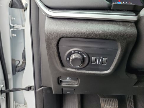 Used 2022 Jeep Grand Cherokee Altitude image 20