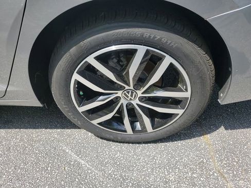 New 2026 Volkswagen Jetta SE image 9