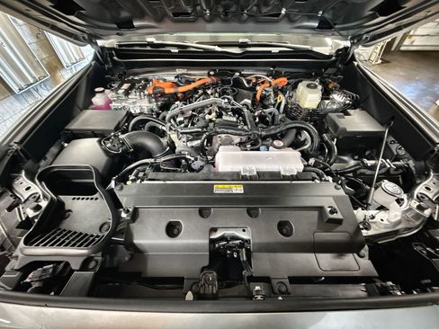New 2025 Toyota Tacoma TRD Off-Road AWD/4WD image 17