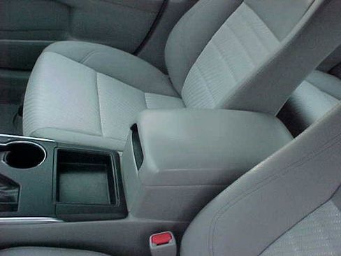 Used 2016 Toyota Camry LE FWD image 20