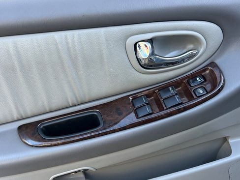 Used 2000 Nissan Maxima SE image 11