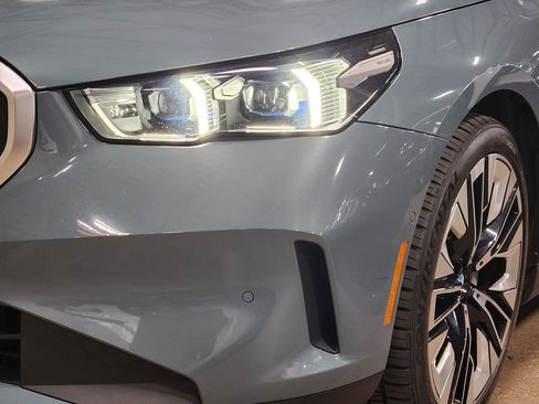 Used 2024 BMW 530i w/ Premium Package RWD image 14