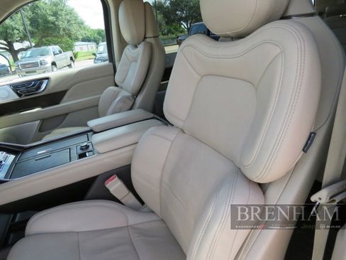 Used 2020 Lincoln Navigator Reserve w/ Luxury Package image 16