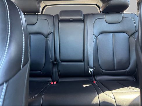 Used 2024 Jeep Grand Cherokee Limited RWD image 19