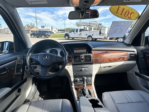 Used 2011 Mercedes-Benz GLK 350 4MATIC w/ Premium 1 Pkg image 15