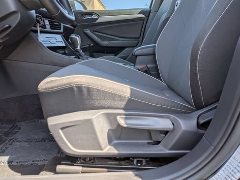 Used 2025 Volkswagen Jetta Sport FWD image 14