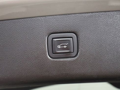 Used 2021 Chevrolet Blazer LT FWD image 17