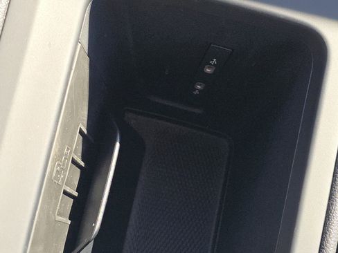 New 2026 Volkswagen Tiguan SE image 25