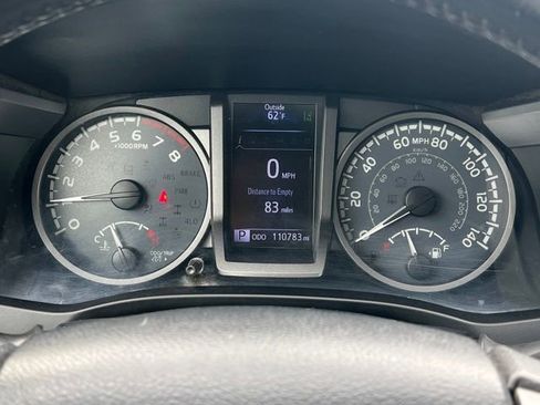 Used 2018 Toyota Tacoma TRD Sport AWD/4WD image 16