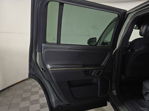 Used 2022 Rivian R1S Launch Edition image 17