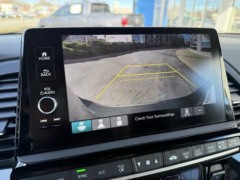 Used 2026 Honda Odyssey Touring image 21