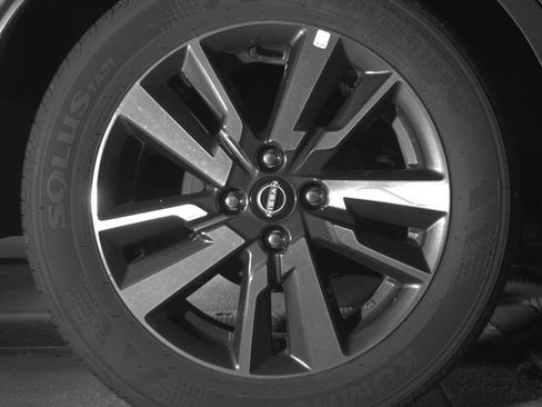 Used 2025 Nissan Versa SV FWD image 15