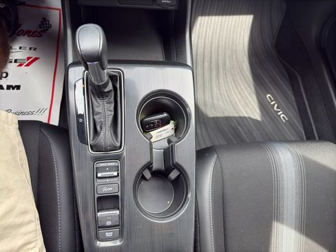 Used 2025 Honda Civic Sport image 26