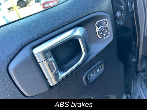 Used 2023 Jeep Wrangler Unlimited Rubicon 4xe w/ Cold Weather Group AWD/4WD image 13