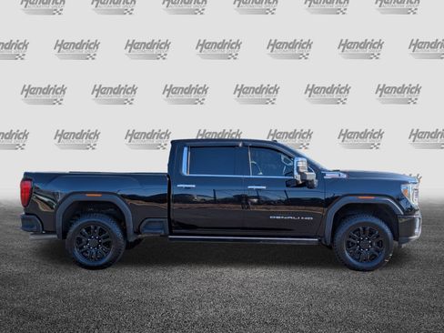Used 2023 GMC Sierra 2500 Denali w/ Denali Black Diamond Edition image 11