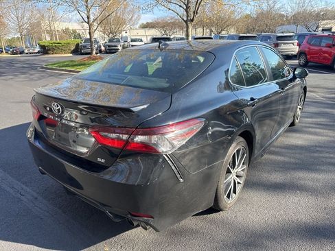 Used 2024 Toyota Camry SE image 15