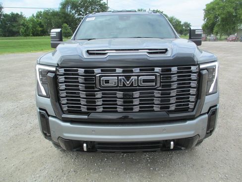 New 2026 GMC Sierra 2500 Denali Ultimate AWD/4WD image 12