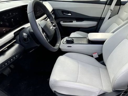 Used 2024 Nissan Ariya AWD image 11