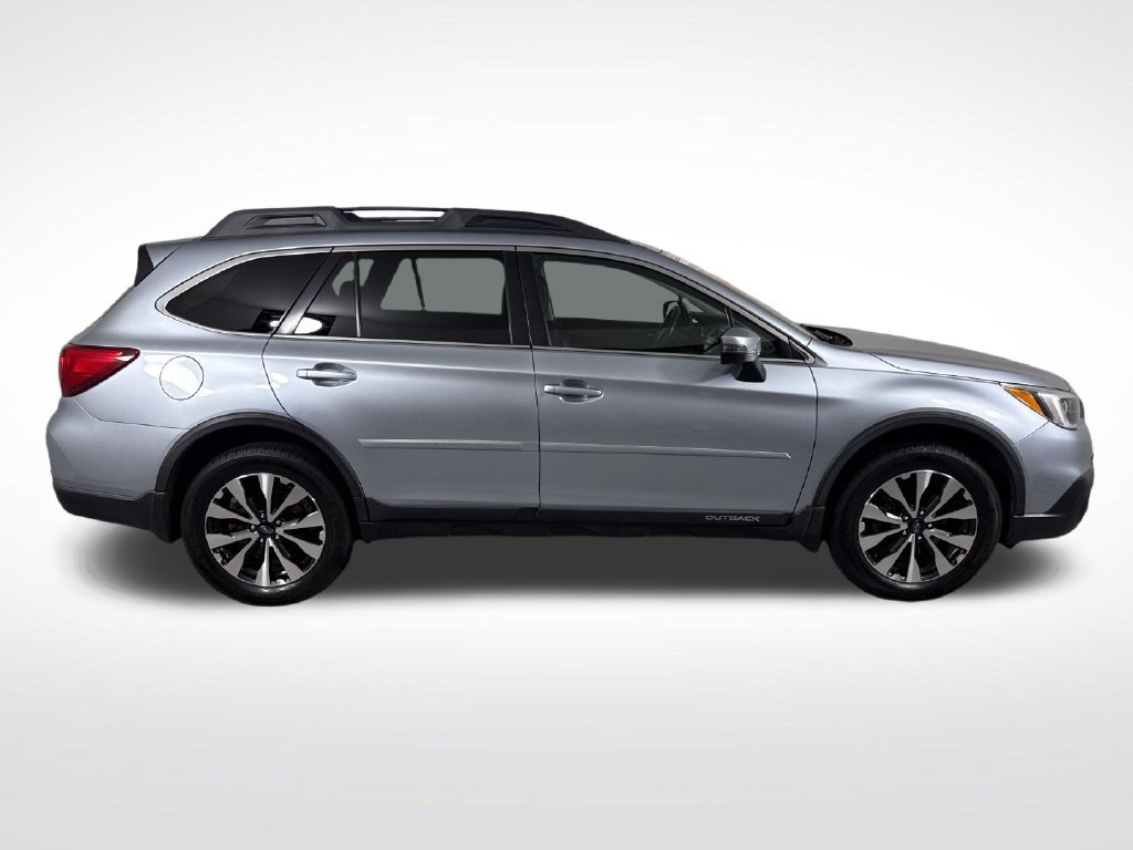 Used 2015 Subaru Outback 3.6R Limited AWD/4WD image 2