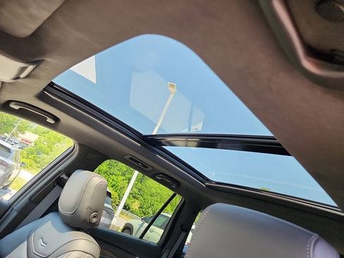 Used 2025 Cadillac XT6 Premium Luxury w/ Platinum Package AWD/4WD image 14