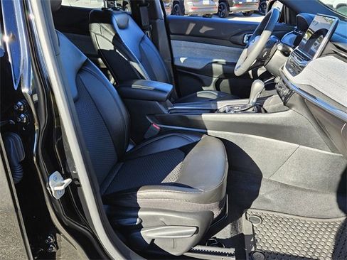 Used 2024 Jeep Compass Latitude w/ Sun and Sound Group image 15