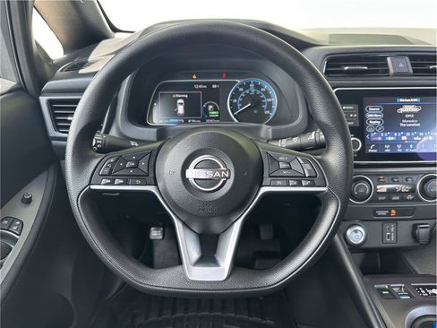 Used 2025 Nissan Leaf S FWD image 18